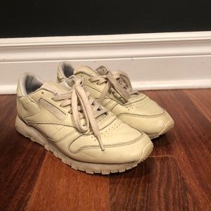 Vintage Reebok sneakers